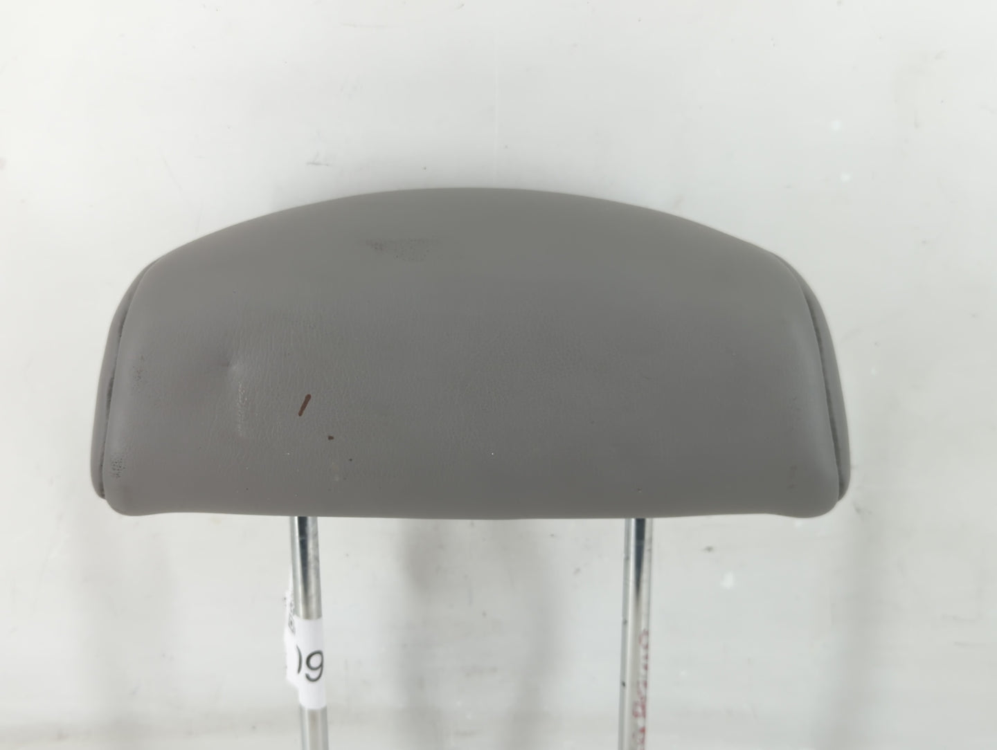 2002-2007 Saturn Vue Headrest Head Rest Rear Seat Fits Fits 2002 2003 2004 2005 2006 2007 OEM Used Auto Parts - Oemusedautop