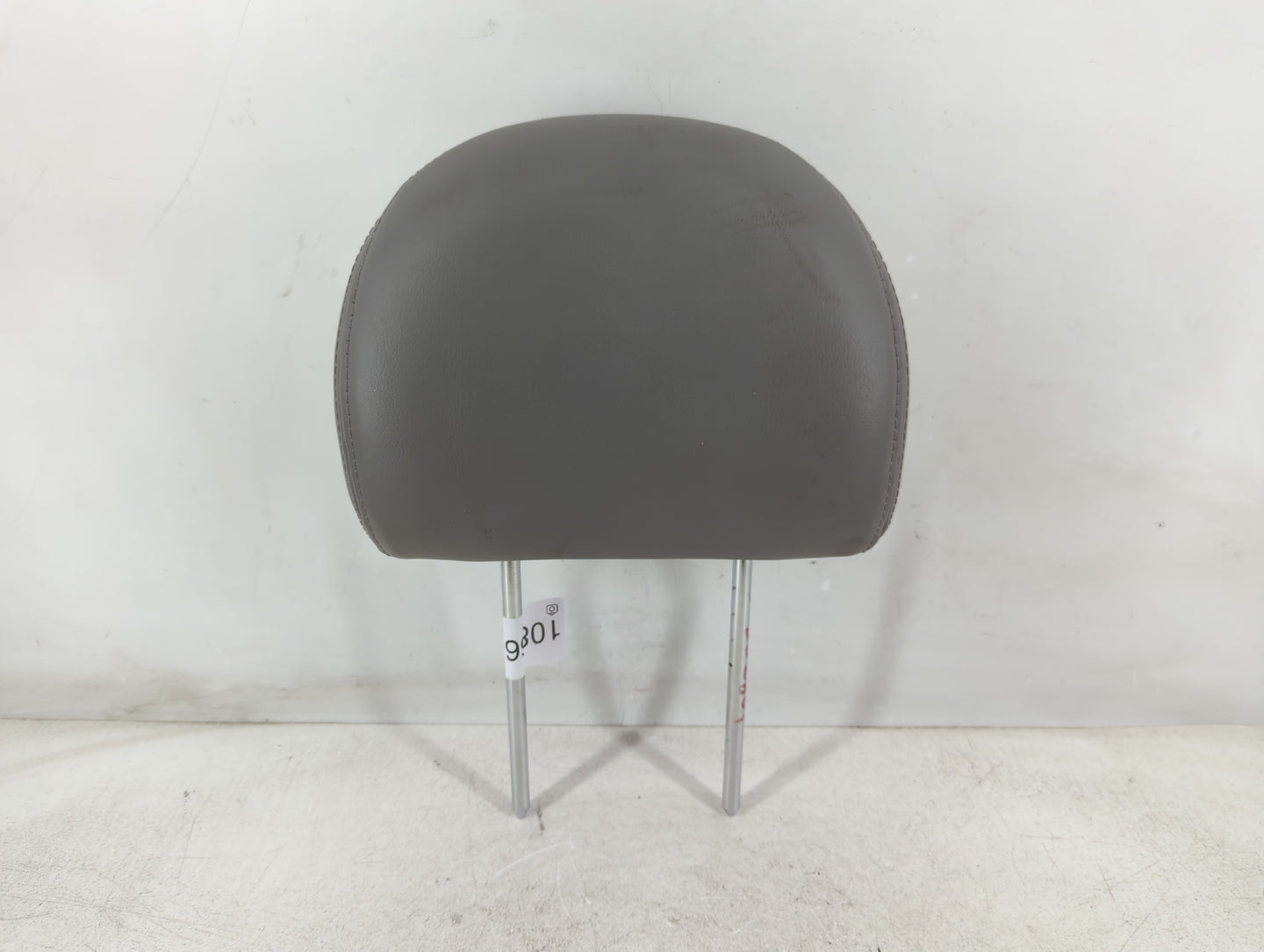 2002-2007 Saturn Vue Headrest Head Rest Front Driver Passenger Seat - Oemusedautoparts1.com