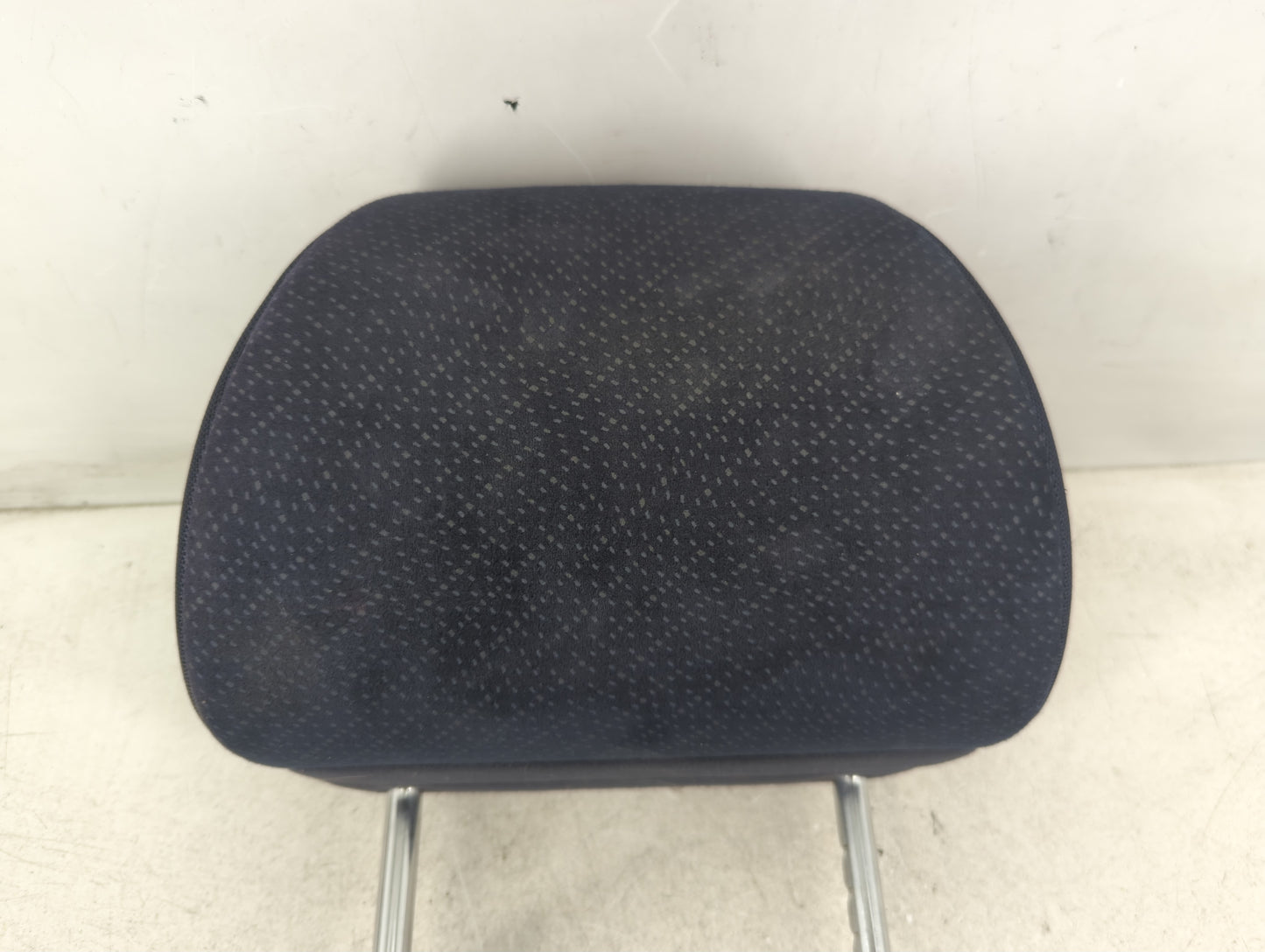 2002-2007 Saturn Vue Headrest Head Rest Front Driver Passenger Seat Fits Fits 2002 2003 2004 2005 2006 2007 OEM Used Auto Pa