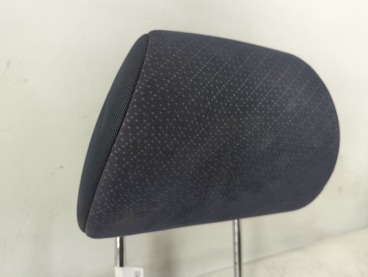 2002-2007 Saturn Vue Headrest Head Rest Front Driver Passenger Seat Fits Fits 2002 2003 2004 2005 2006 2007 OEM Used Auto Pa