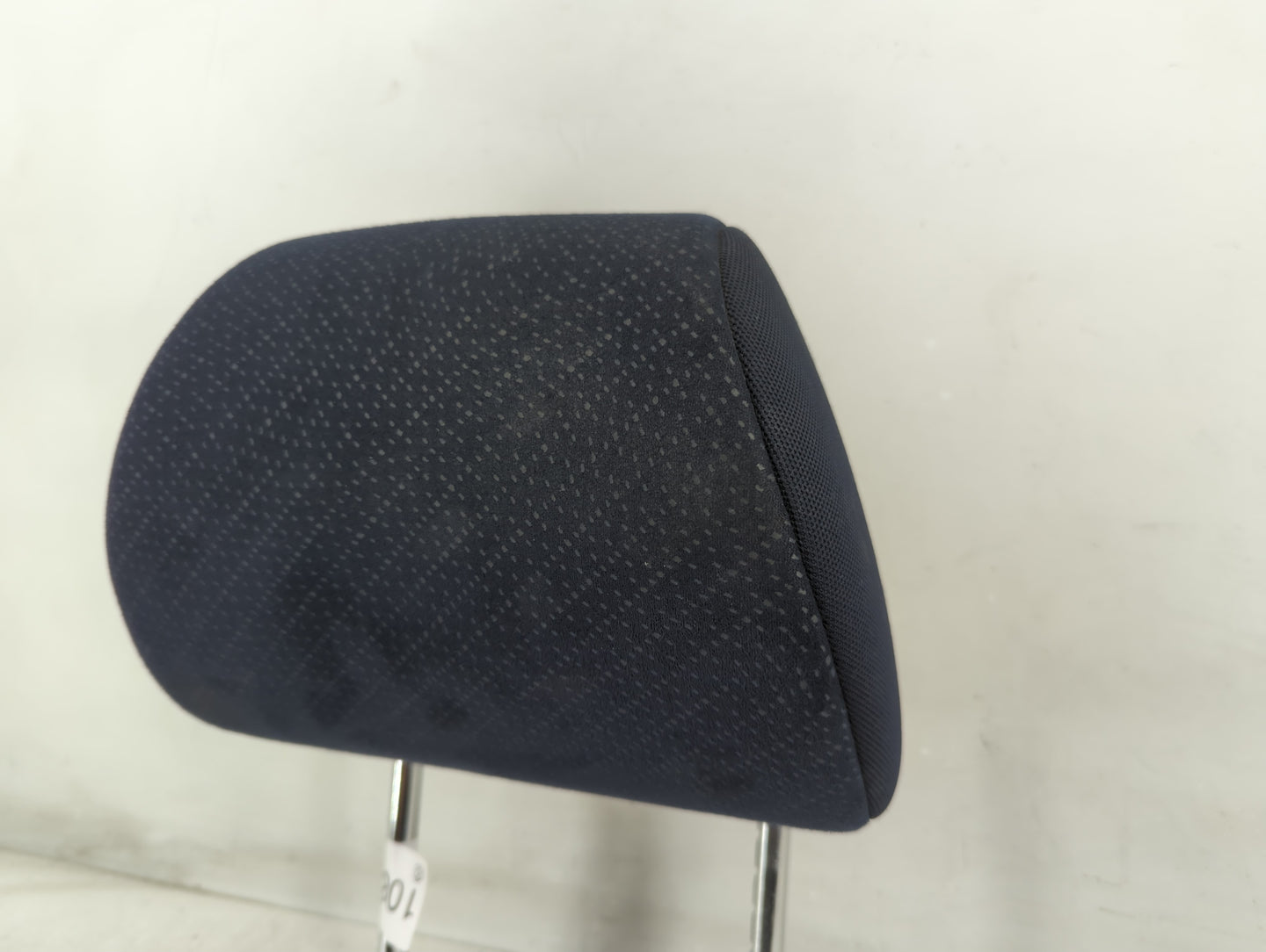 2002-2007 Saturn Vue Headrest Head Rest Front Driver Passenger Seat Fits Fits 2002 2003 2004 2005 2006 2007 OEM Used Auto Pa
