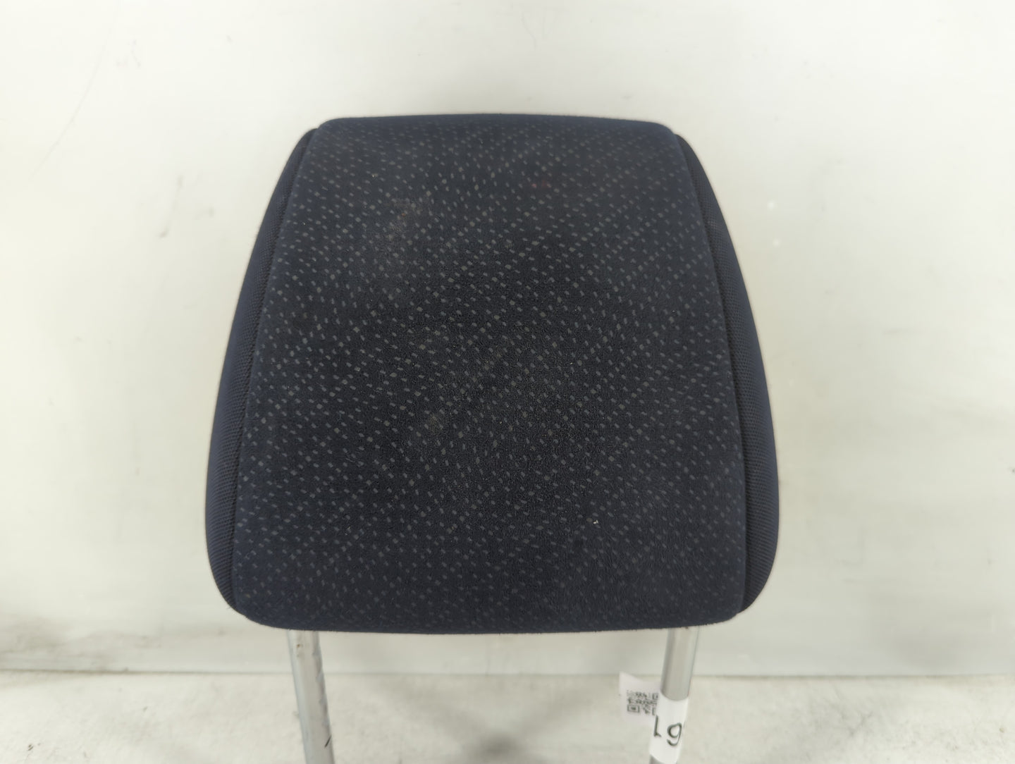 2002-2007 Saturn Vue Headrest Head Rest Front Driver Passenger Seat Fits Fits 2002 2003 2004 2005 2006 2007 OEM Used Auto Pa