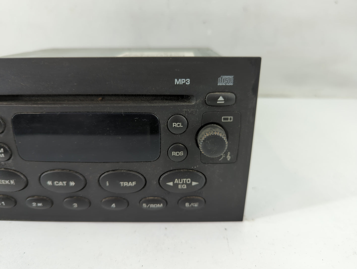 2004 Saturn Vue Radio AM FM Cd Player Receiver Replacement P/N:22734832 Fits OEM Used Auto Parts - Oemusedautoparts1.com