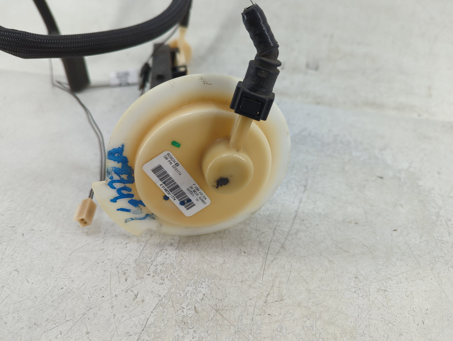 2004-2006 Saturn Vue Electrical Gas Fuel Pump Assembly - Oemusedautoparts1.com