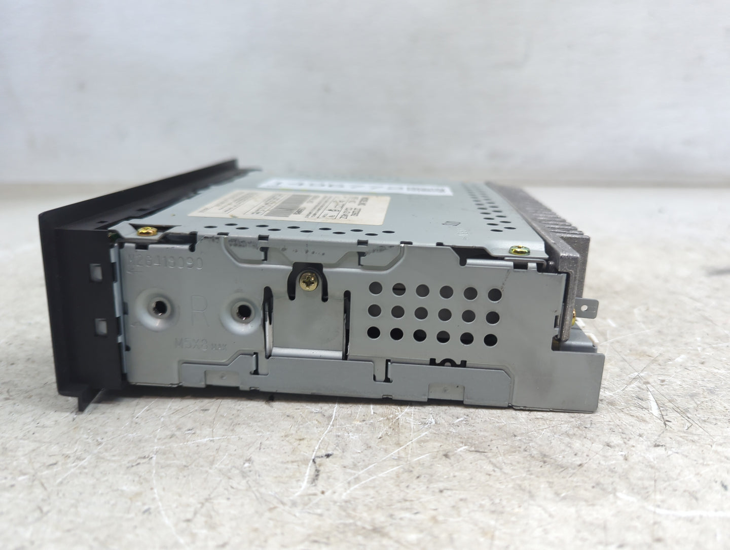 2004 Saturn Vue Radio AM FM Cd Player Receiver Replacement P/N:22722992 CQ-JG1463Z Fits OEM Used Auto Parts - Oemusedautopar