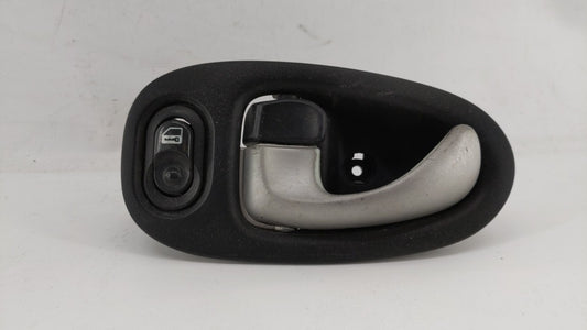 2004 Saturn Vue Passenger Right Power Window Switch 22684881 - Oemusedautoparts1.com