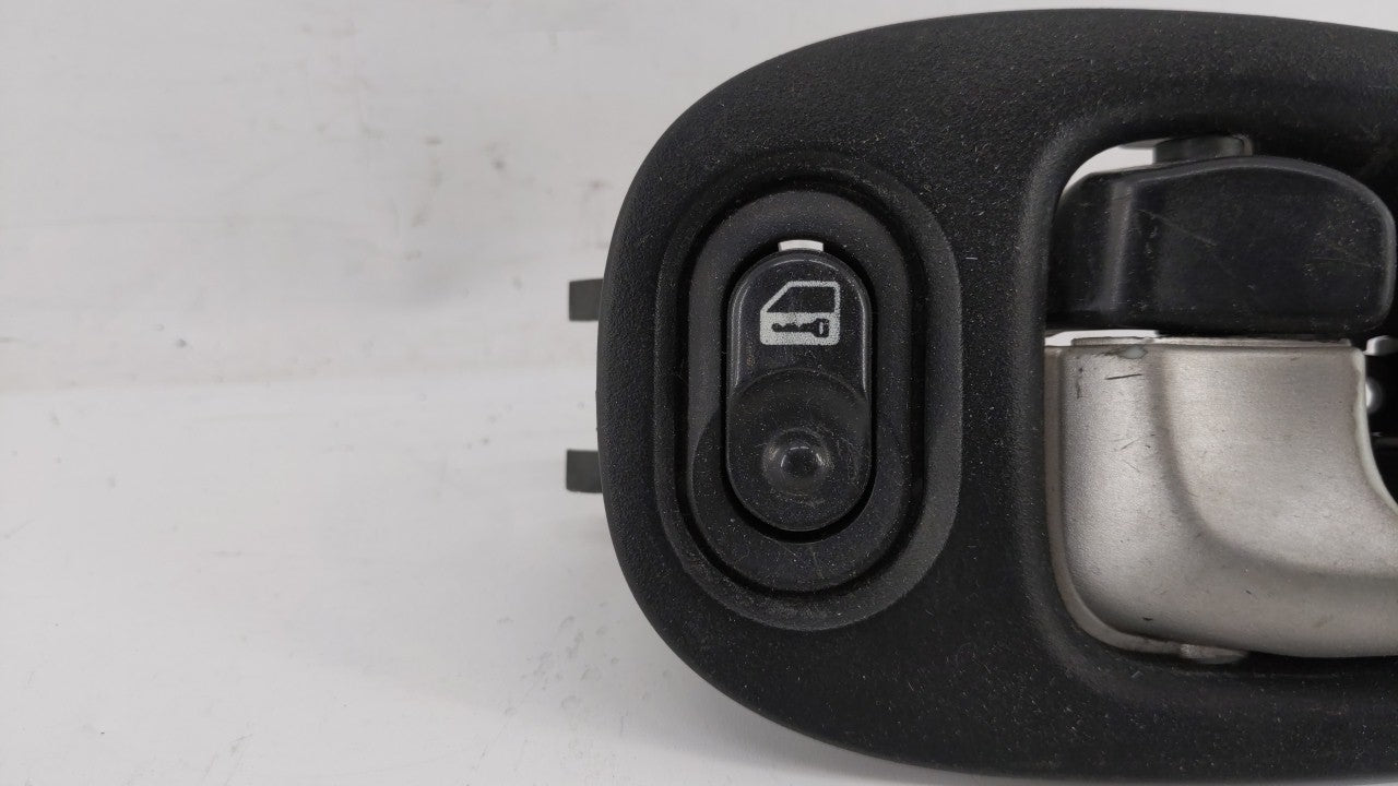 2004 Saturn Vue Passenger Right Power Window Switch 22684881 - Oemusedautoparts1.com
