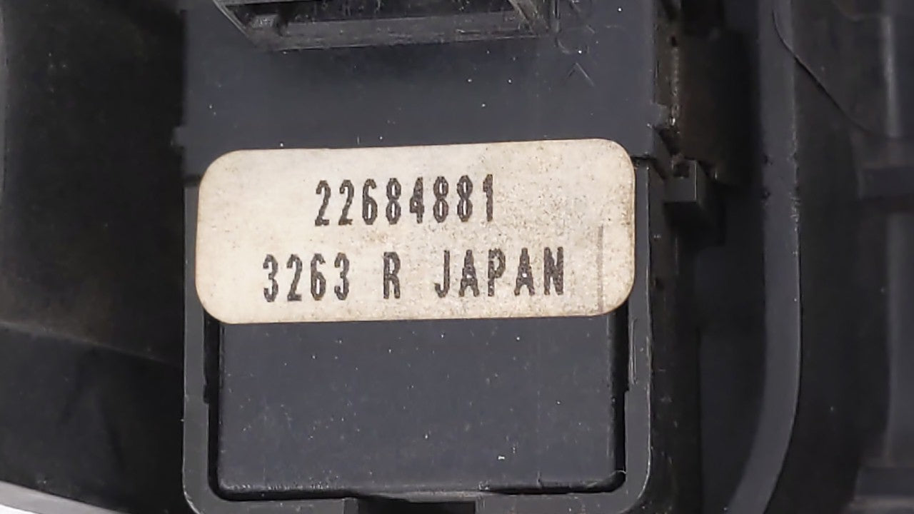 2004 Saturn Vue Passenger Right Power Window Switch 22684881 - Oemusedautoparts1.com