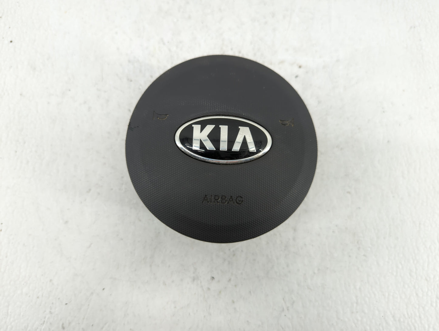 2004 Saturn Vue Air Bag Driver Left Steering Wheel Mounted P/N:569002K501WK Fits OEM Used Auto Parts - Oemusedautoparts1.com