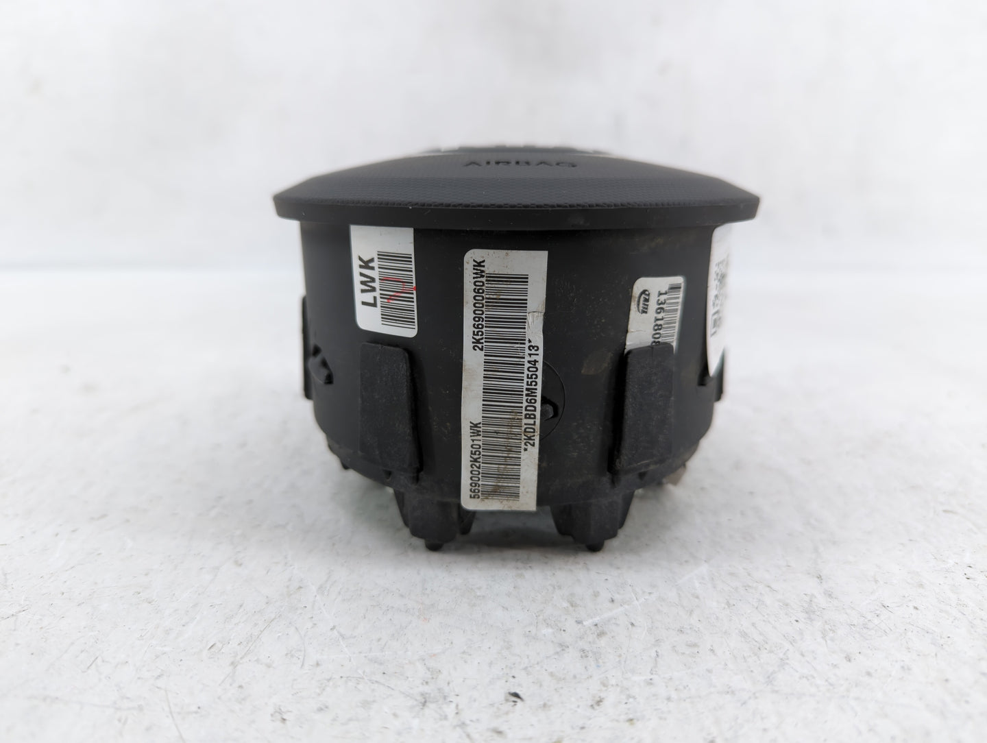 2004 Saturn Vue Air Bag Driver Left Steering Wheel Mounted P/N:569002K501WK Fits OEM Used Auto Parts - Oemusedautoparts1.com