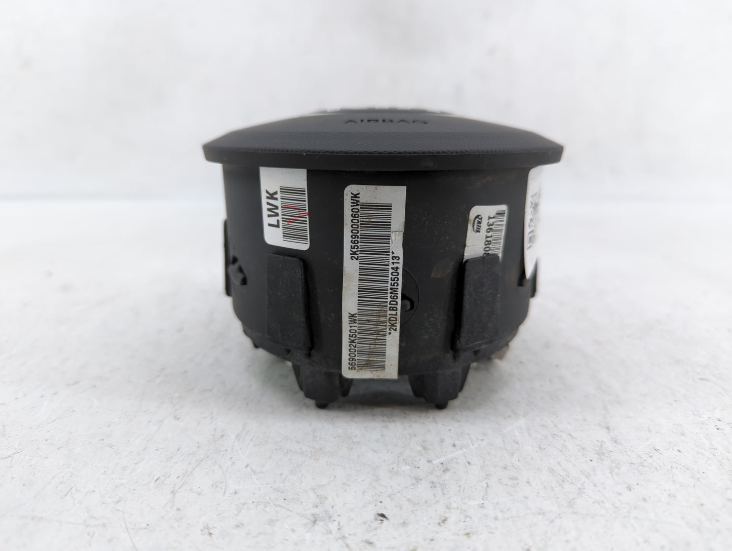 2004 Saturn Vue Air Bag Driver Left Steering Wheel Mounted P/N:569002K501WK Fits OEM Used Auto Parts - Oemusedautoparts1.com
