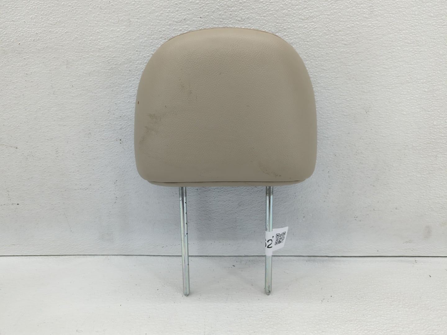 2002-2007 Saturn Vue Headrest Head Rest Front Driver Passenger Seat Fits Fits 2002 2003 2004 2005 2006 2007 OEM Used Auto Pa