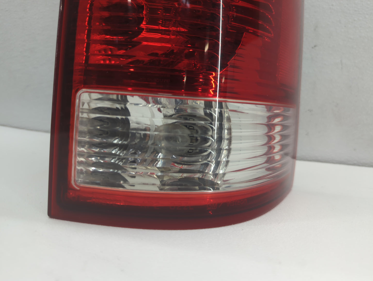 2004-2007 Saturn Vue Tail Light Assembly Passenger Right OEM Fits Fits 2004 2005 2006 2007 OEM Used Auto Parts - Oemusedauto