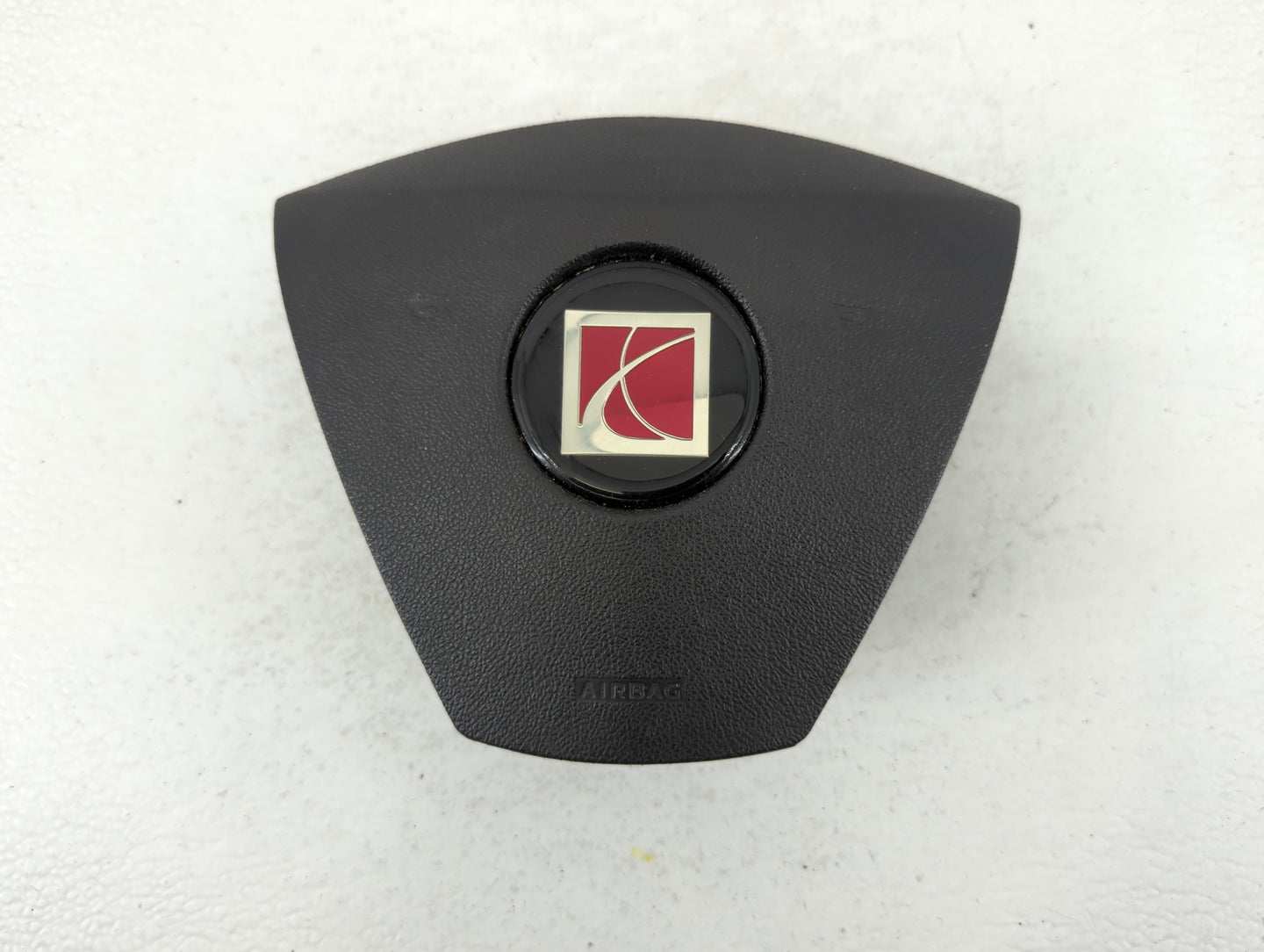 2004 Saturn Vue Air Bag Driver Left Steering Wheel Mounted Fits OEM Used Auto Parts - Oemusedautoparts1.com