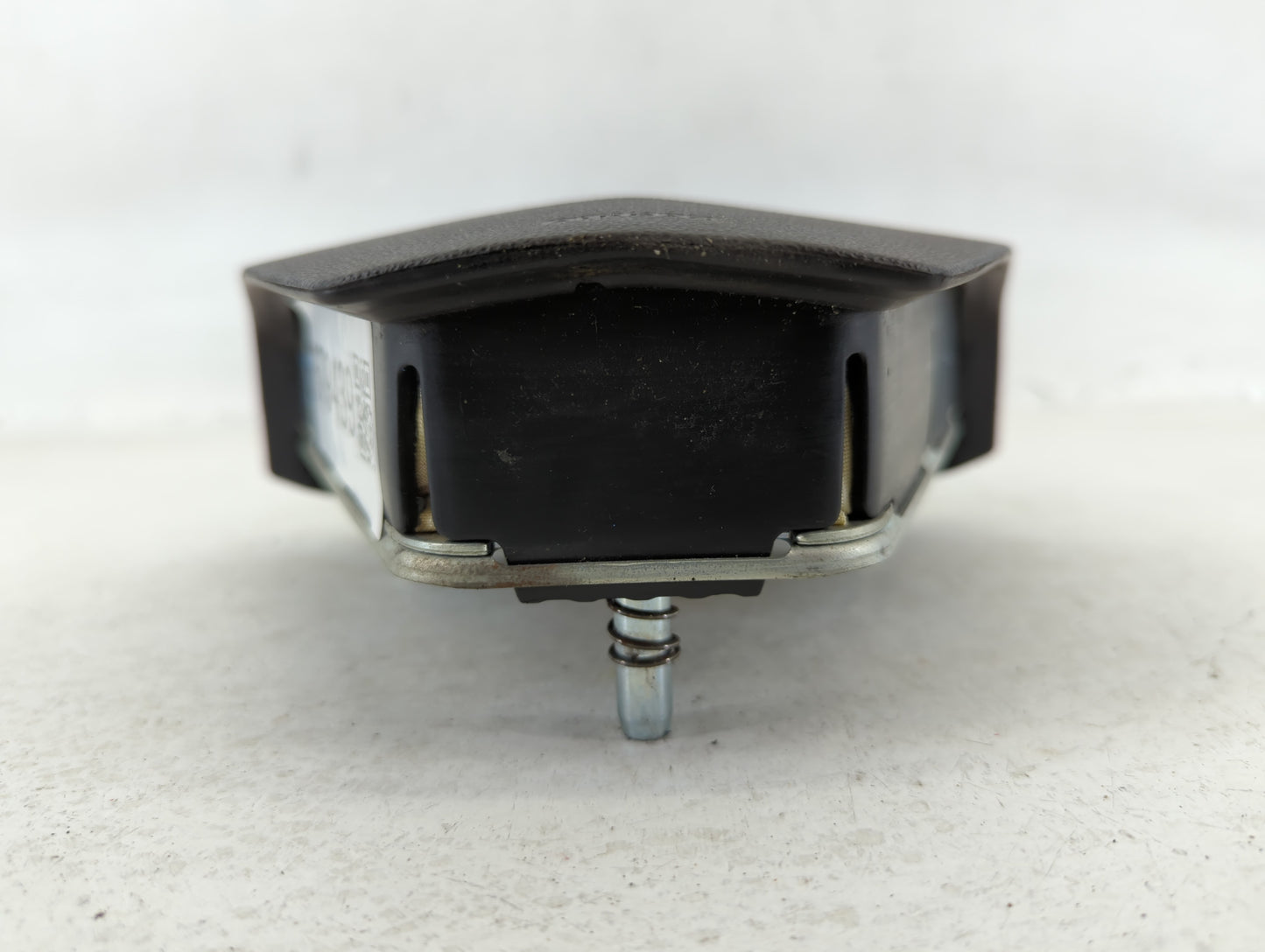 2004 Saturn Vue Air Bag Driver Left Steering Wheel Mounted Fits OEM Used Auto Parts - Oemusedautoparts1.com