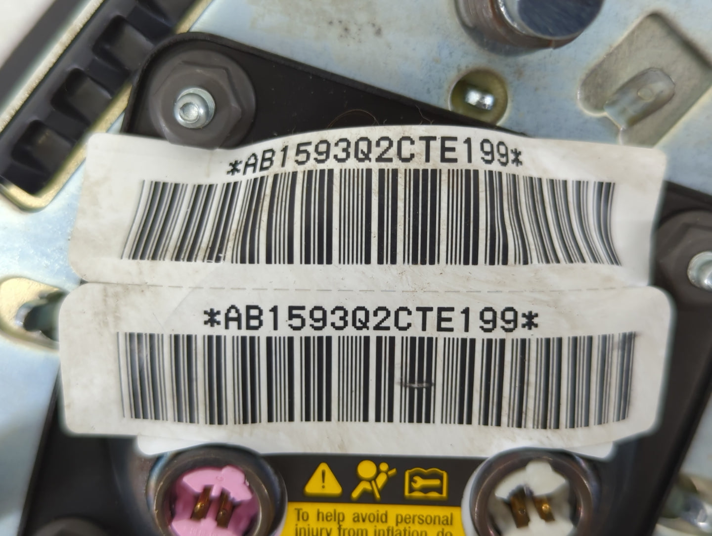 2004 Saturn Vue Air Bag Driver Left Steering Wheel Mounted Fits OEM Used Auto Parts - Oemusedautoparts1.com