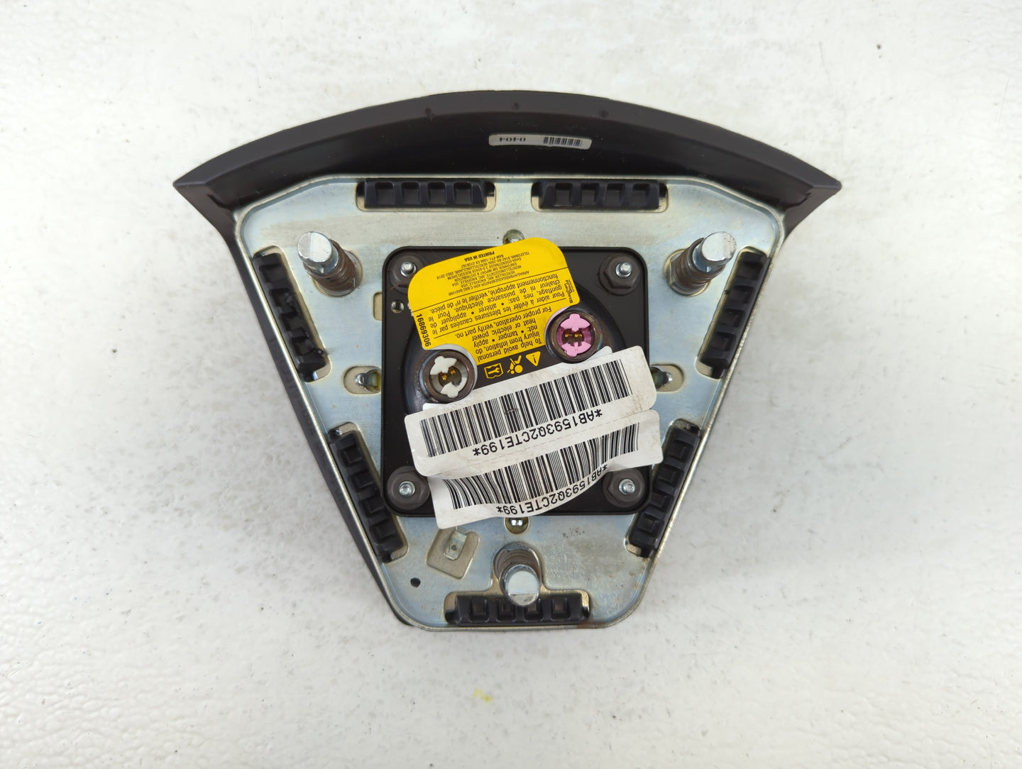 2004 Saturn Vue Air Bag Driver Left Steering Wheel Mounted Fits OEM Used Auto Parts - Oemusedautoparts1.com