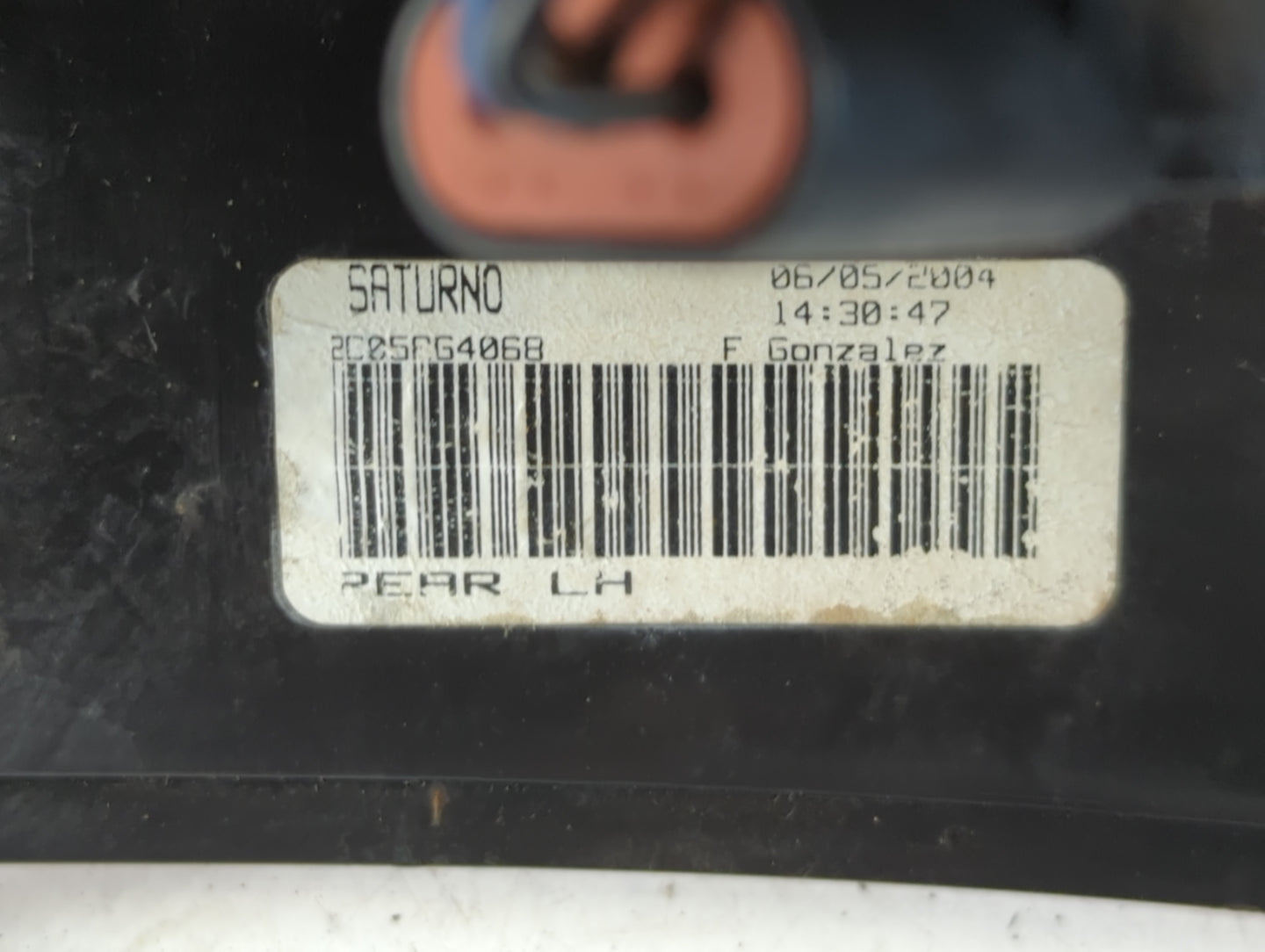 2004-2007 Saturn Vue Tail Light Assembly Driver Left OEM P/N:2C05BG4068 Fits Fits 2004 2005 2006 2007 OEM Used Auto Parts - 