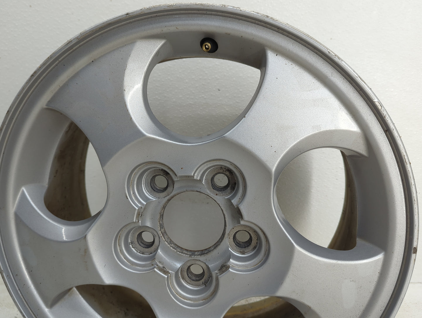 2002-2004 Saturn Vue Oem Wheel Rim 913817 - Oemusedautoparts1.com
