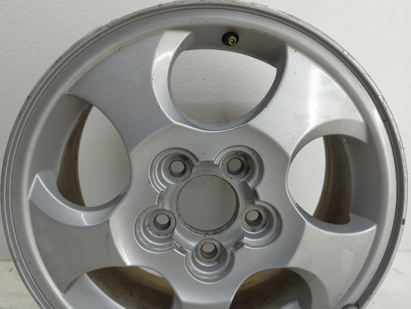 2002-2004 Saturn Vue Oem Wheel Rim 913817 - Oemusedautoparts1.com