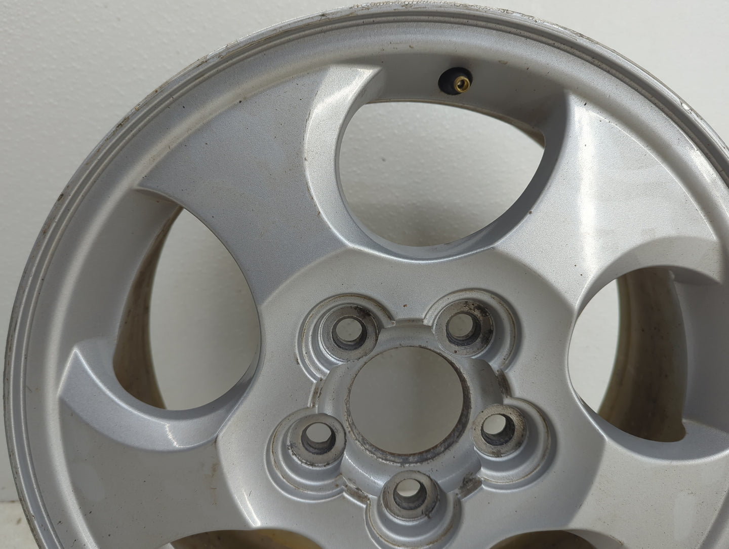 2002-2004 Saturn Vue Oem Wheel Rim 913817 - Oemusedautoparts1.com
