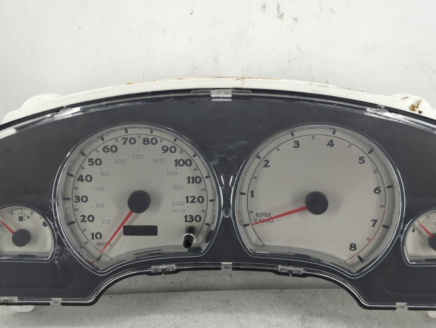 2004-2005 Saturn Vue Instrument Cluster Speedometer Gauges P/N:22723716 Miles:100K Fits Fits 2004 2005 OEM Used Auto Parts -