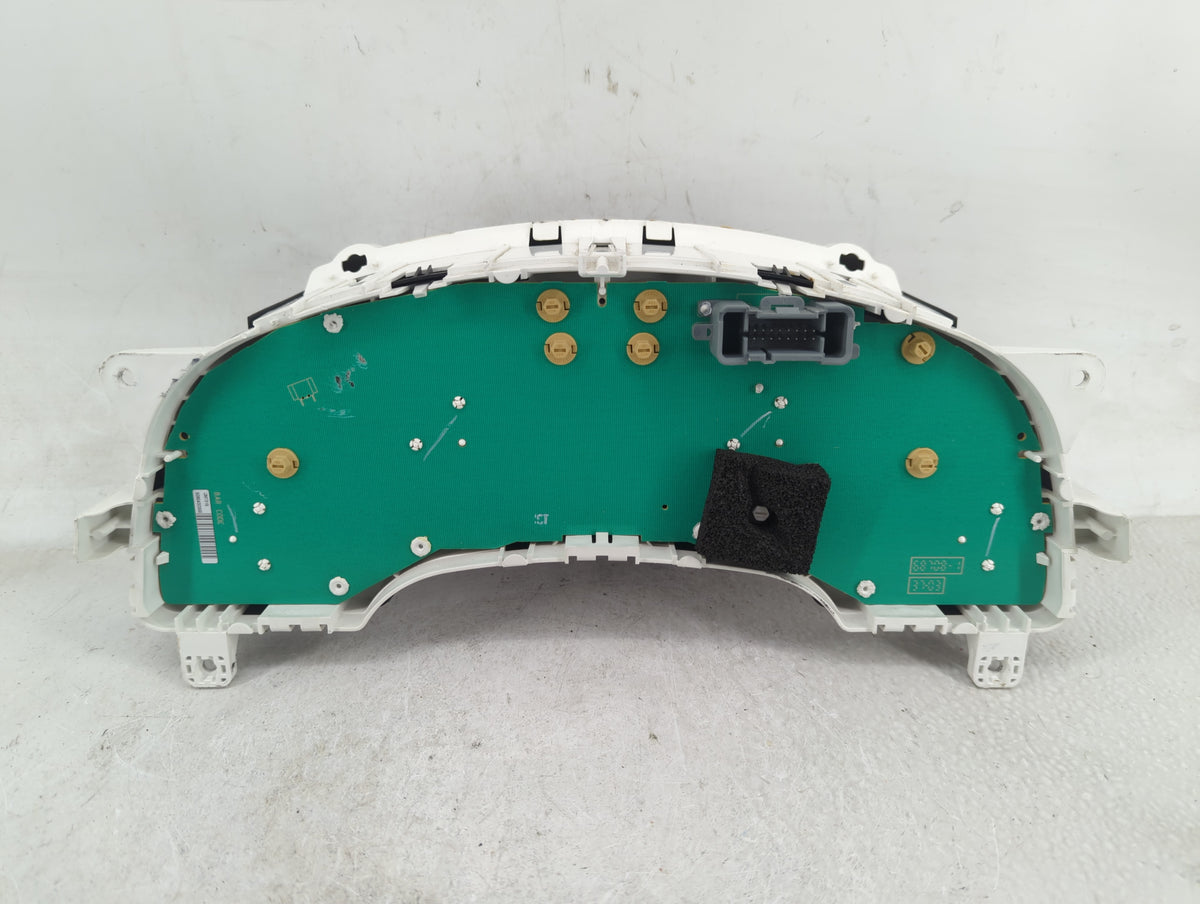 2004-2005 Saturn Vue Instrument Cluster Speedometer Gauges P/N:22723716 Miles:100K Fits Fits 2004 2005 OEM Used Auto Parts -