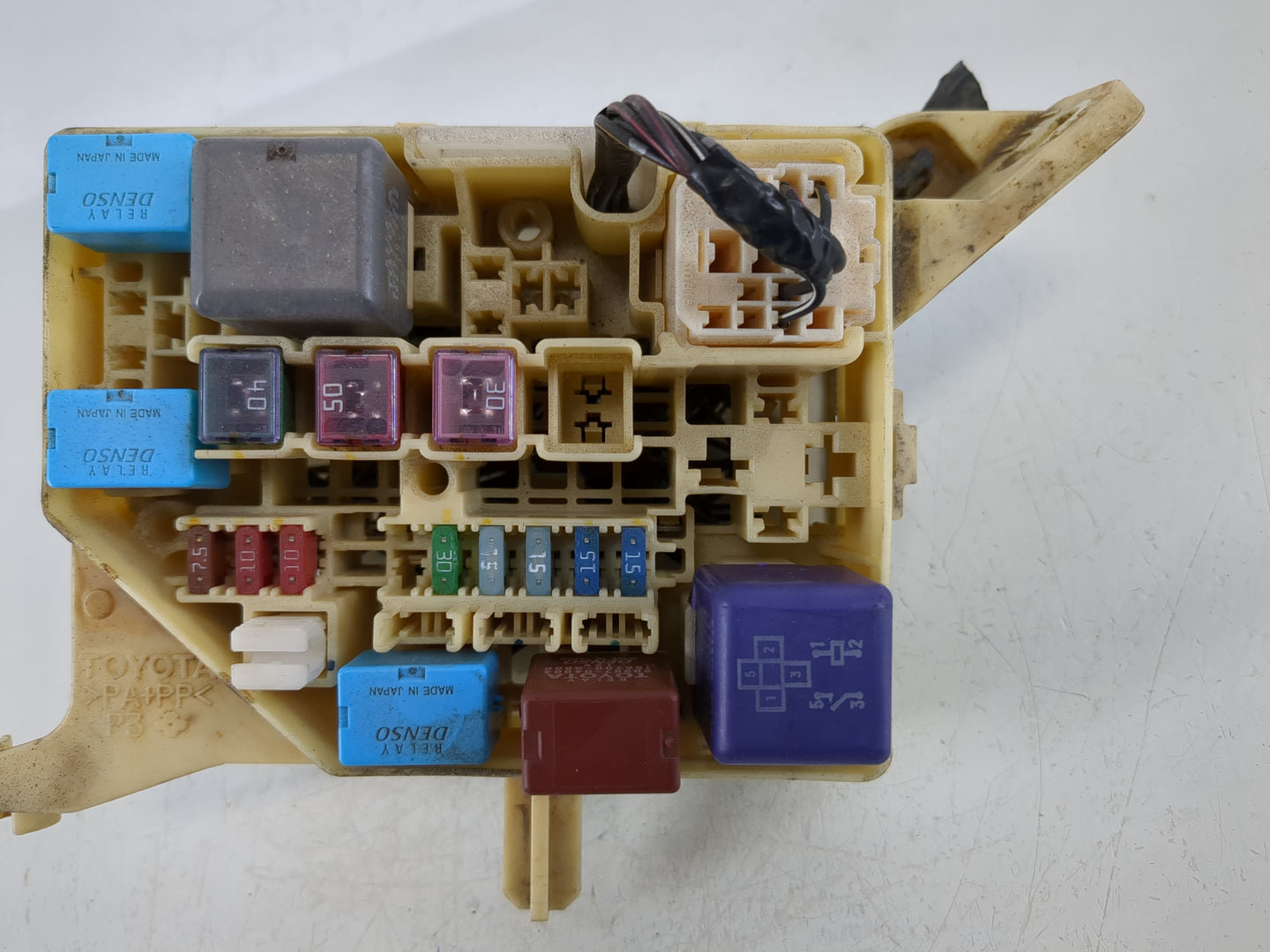 2004-2006 Scion Xa Fusebox Fuse Box Panel Relay Module Fits Fits 2004 2005 2006 OEM Used Auto Parts - Oemusedautoparts1.com