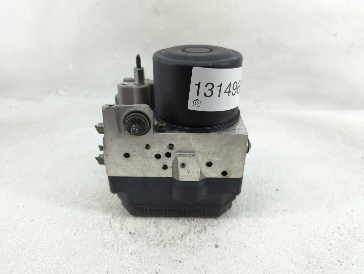 2004-2005 Scion Xb ABS Pump Control Module Replacement P/N:89541-52280 133800-7211, 133800-7210, 44540-52020 Fits Fits 2004 