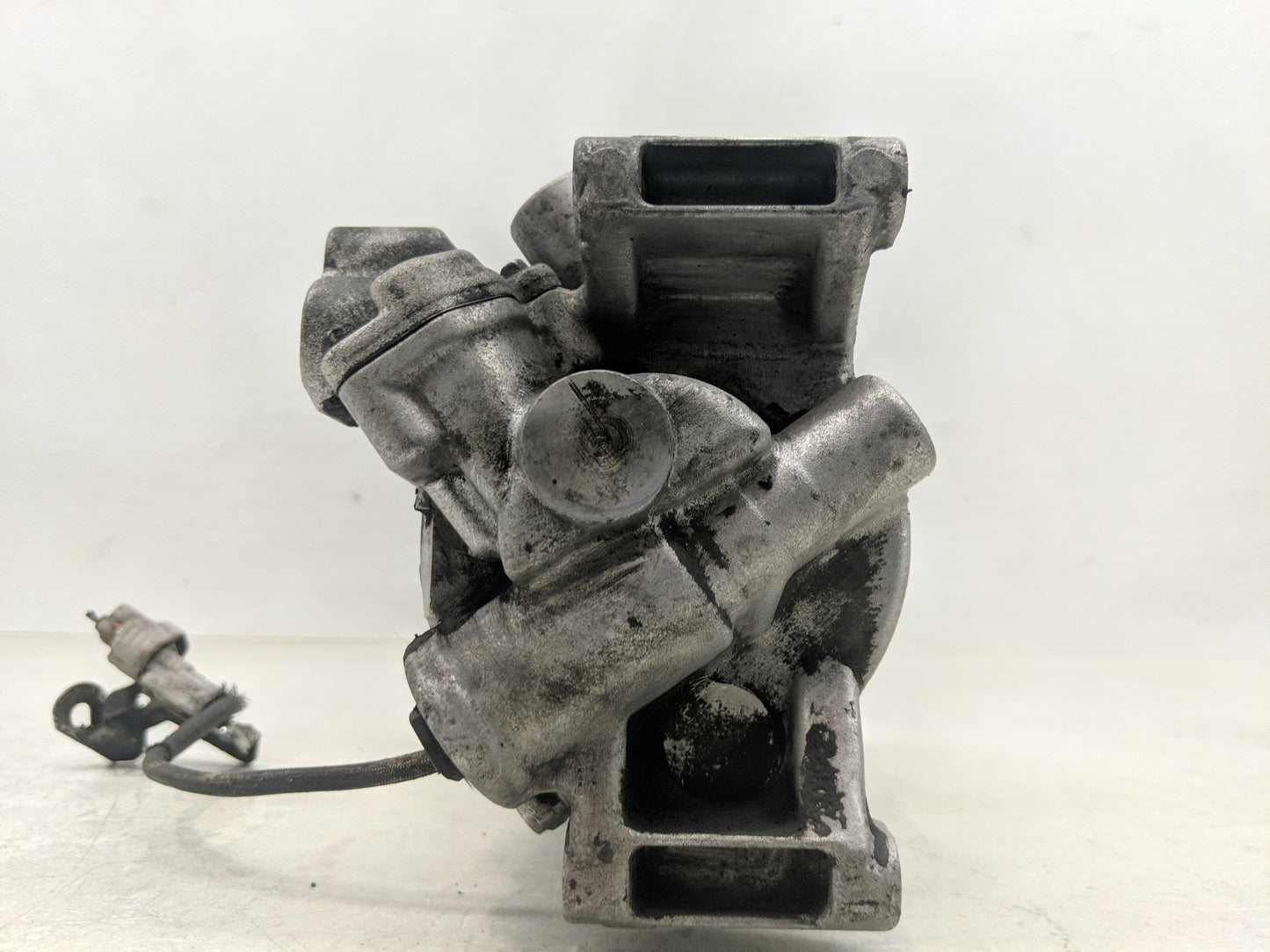 2004-2005 Scion Xb Air Conditioning A/c Ac Compressor Oem - Oemusedautoparts1.com