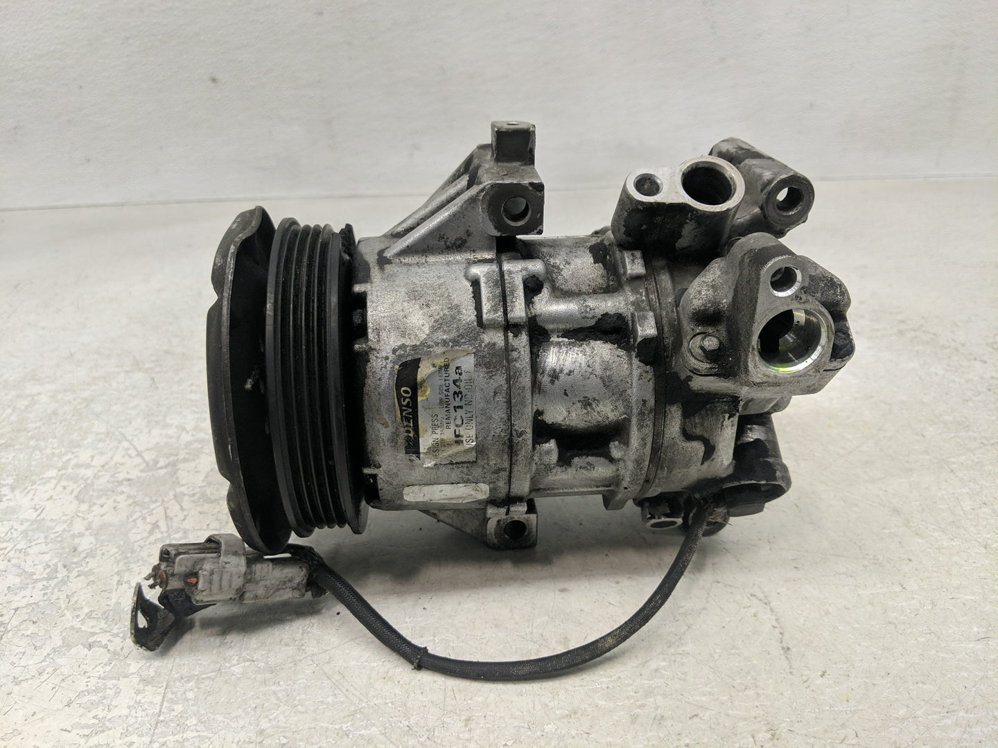 2004-2005 Scion Xb Air Conditioning A/c Ac Compressor Oem - Oemusedautoparts1.com