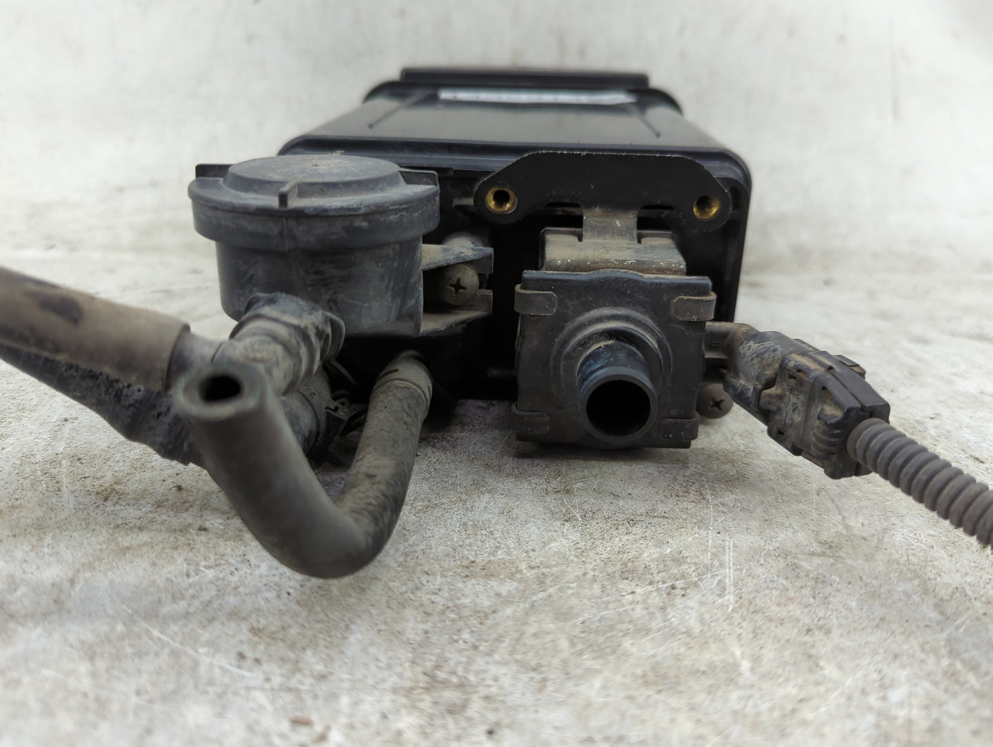 2004 Scion Xb Fuel Vapor Charcoal Canister - Oemusedautoparts1.com