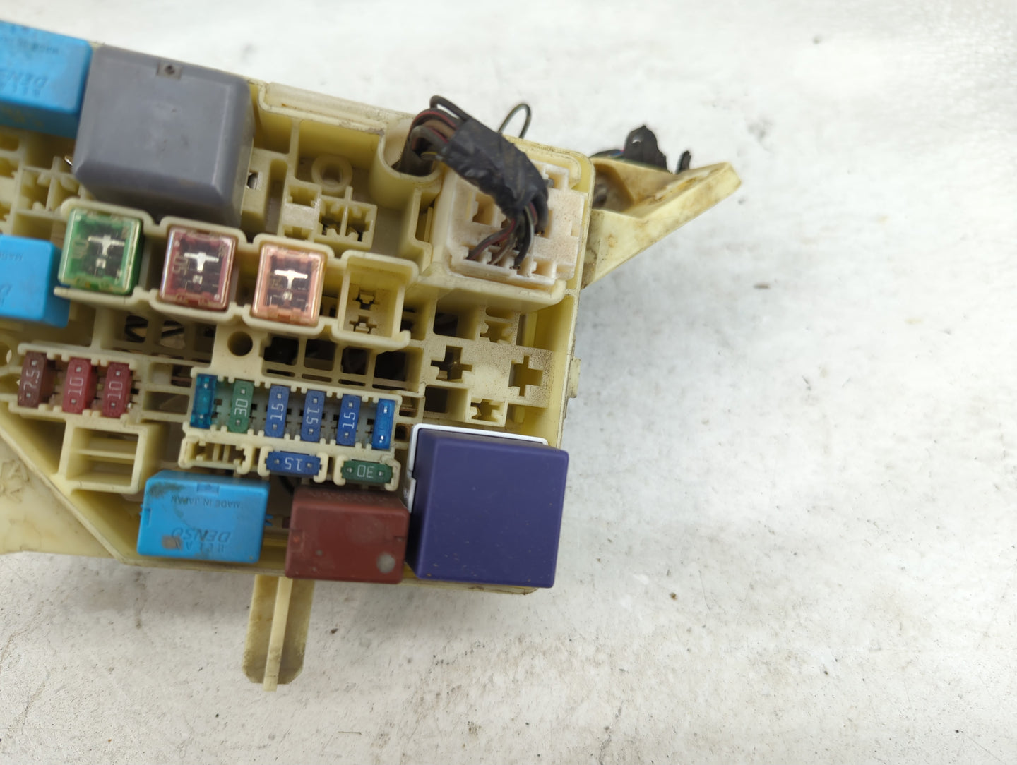 2004 Scion Xb Fusebox Fuse Box Panel Relay Module Fits OEM Used Auto Parts - Oemusedautoparts1.com