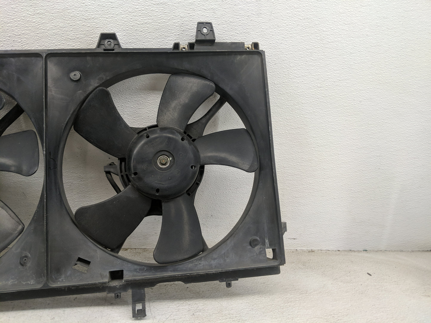 2003-2004 Subaru Forester Electric Radiator Cooling Fan Motor Assembly - Oemusedautoparts1.com