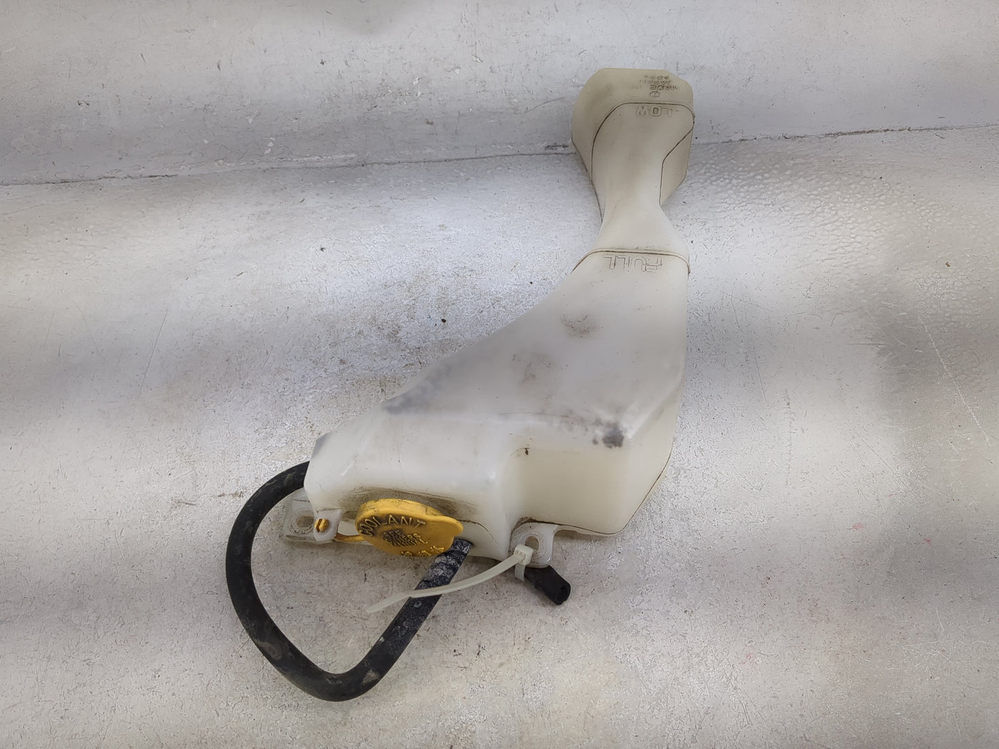 2004 Subaru Forester Radiator Coolant Overflow Expansion Tank Bottle - Oemusedautoparts1.com