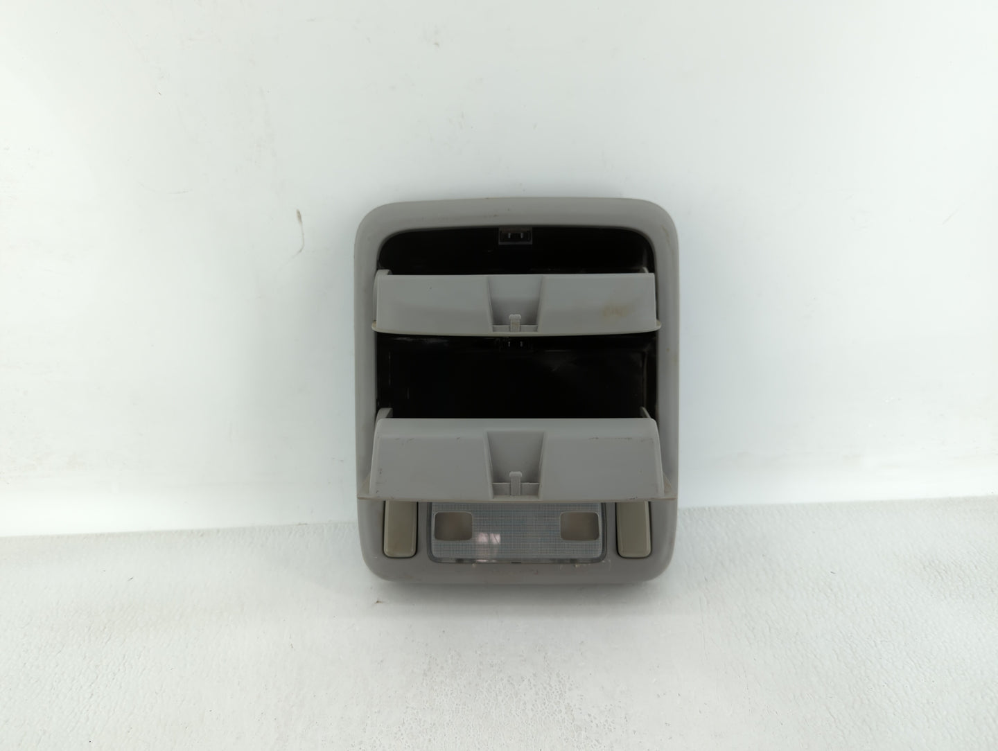 2004 Subaru Forester Overhead Roof Console 420430 - Oemusedautoparts1.com