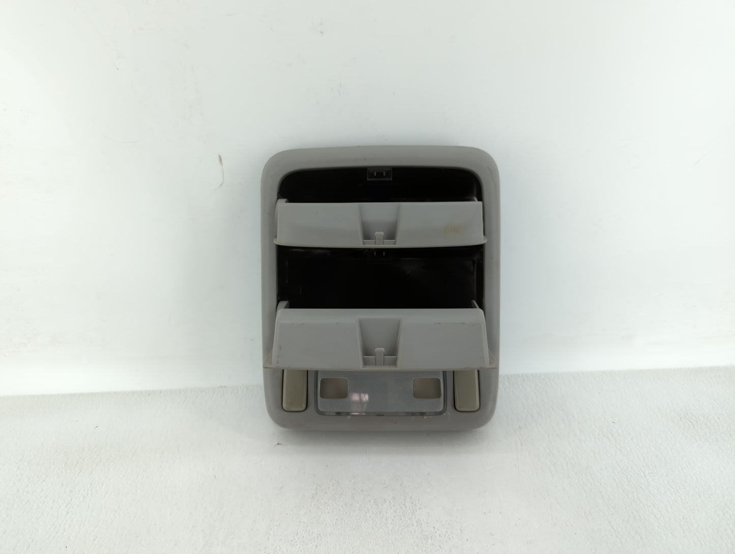 2004 Subaru Forester Overhead Roof Console 420430 - Oemusedautoparts1.com