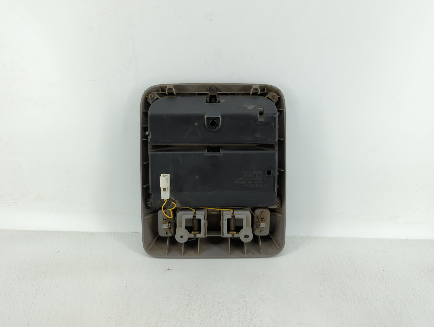 2004 Subaru Forester Overhead Roof Console - Oemusedautoparts1.com