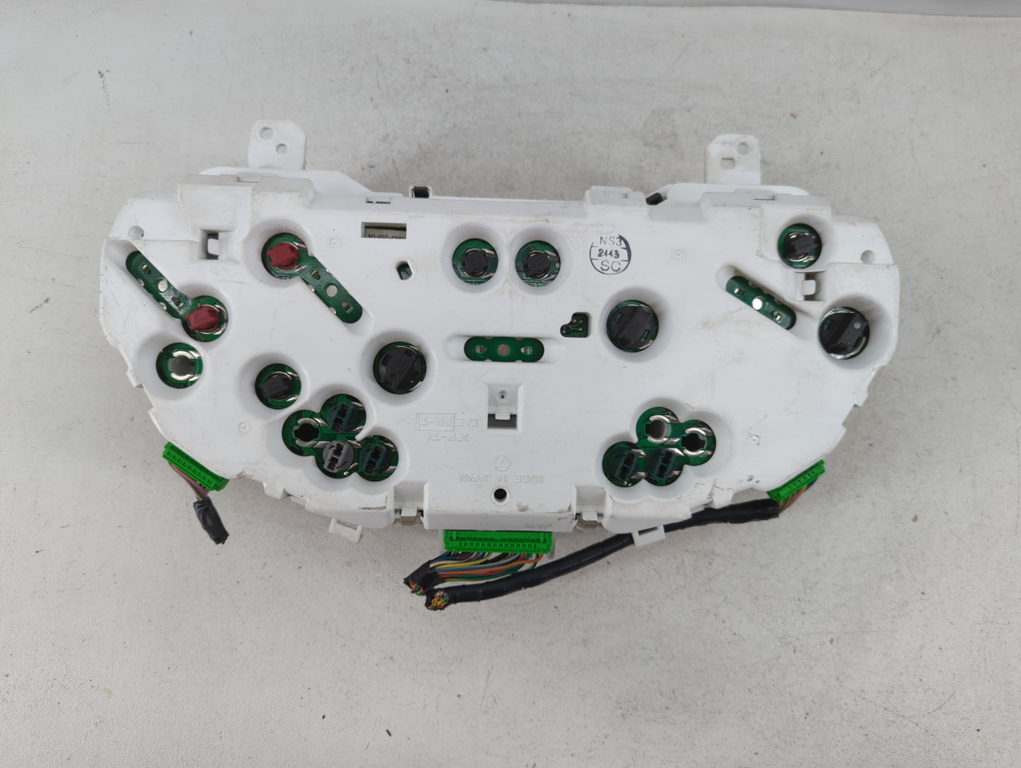 2004 Subaru Forester Instrument Cluster Speedometer Gauges Fits OEM Used Auto Parts - Oemusedautoparts1.com