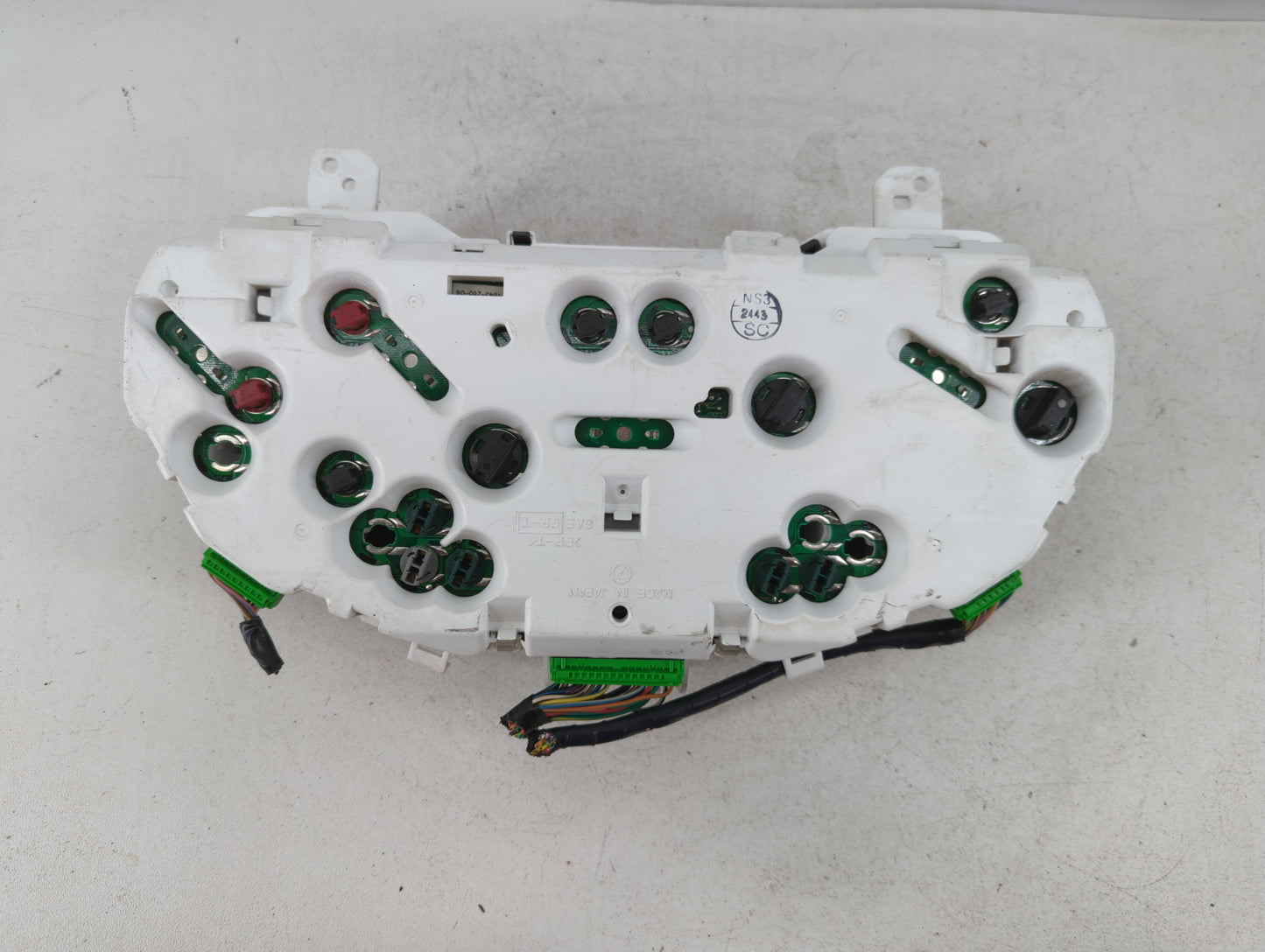 2004 Subaru Forester Instrument Cluster Speedometer Gauges Fits OEM Used Auto Parts - Oemusedautoparts1.com