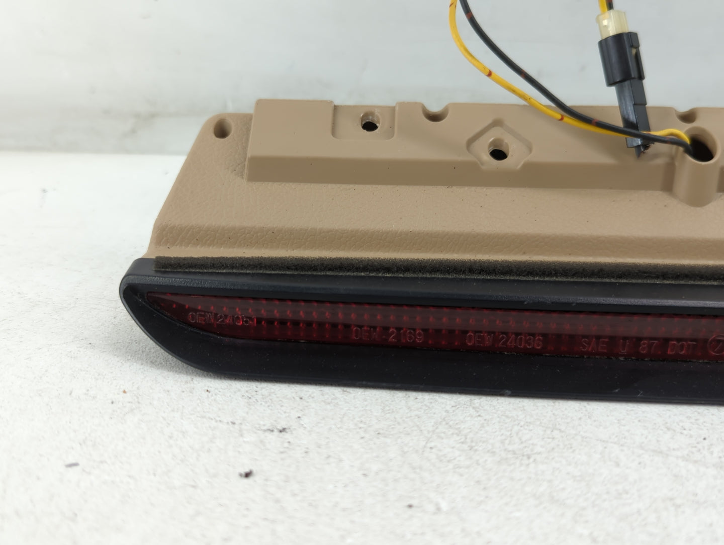 2004 Subaru Forester Third Brake Light Tail Light Fits OEM Used Auto Parts - Oemusedautoparts1.com