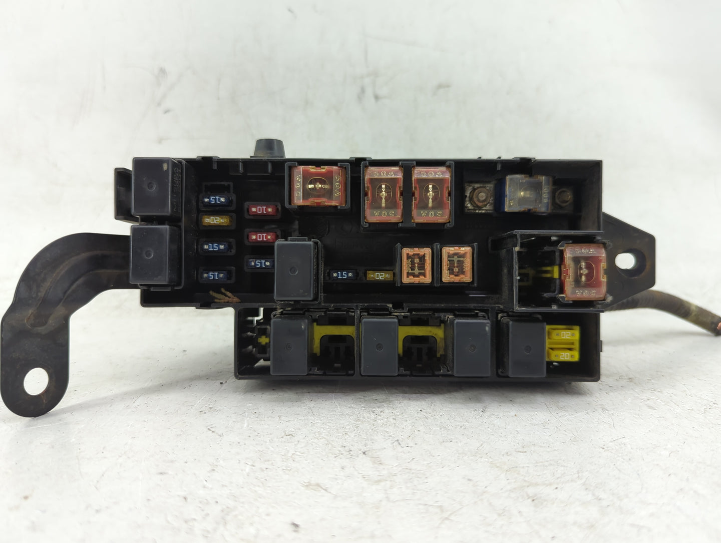 2003-2004 Subaru Impreza Fusebox Fuse Box Panel Relay Module P/N:82231FE000 Fits Fits 2003 2004 OEM Used Auto Parts - Oemuse