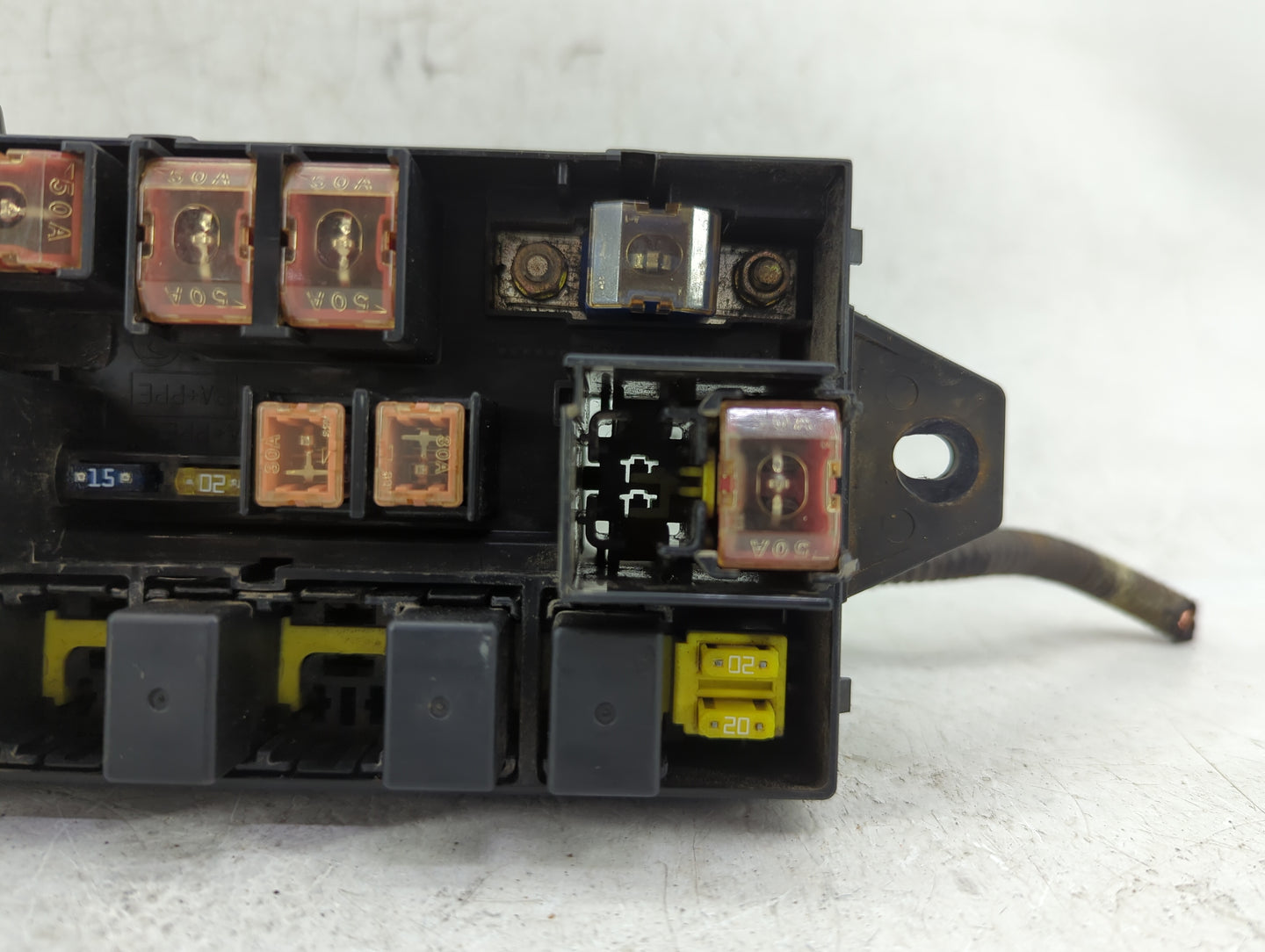 2003-2004 Subaru Impreza Fusebox Fuse Box Panel Relay Module P/N:82231FE000 Fits Fits 2003 2004 OEM Used Auto Parts - Oemuse