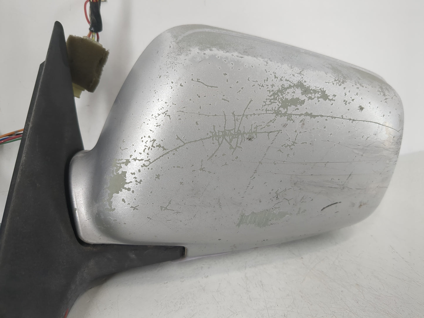 2000-2004 Subaru Legacy Driver Side View Mirror - Left Door Mirror OEM Used - Oemusedautoparts1.com