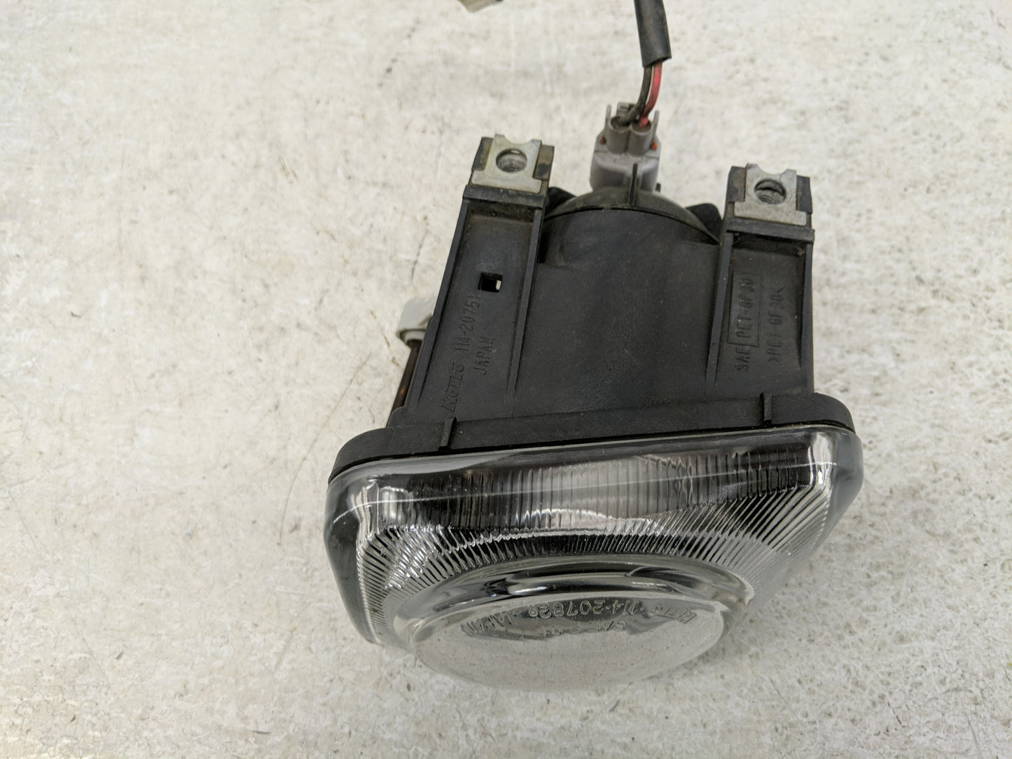 2003-2006 Subaru Legacy Passenger Right Oem Front Light Lamp - Oemusedautoparts1.com