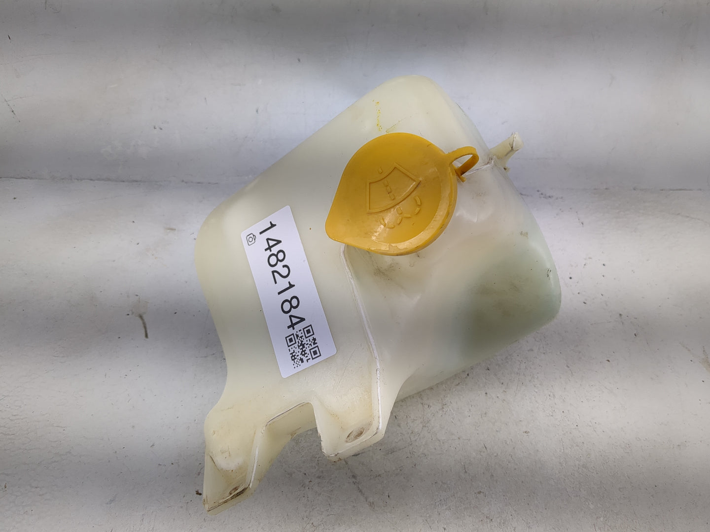 2000-2004 Subaru Legacy Windshield Washer Fluid Reservoir Bottle 1482184 - Oemusedautoparts1.com
