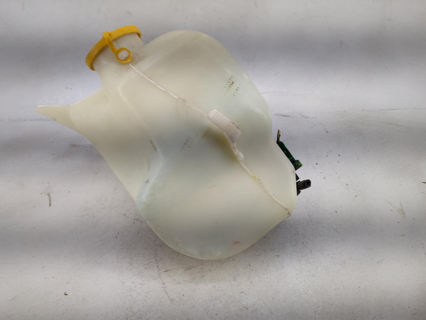 2000-2004 Subaru Legacy Windshield Washer Fluid Reservoir Bottle 1482184 - Oemusedautoparts1.com