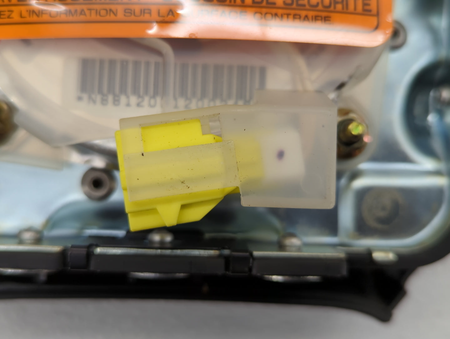 2000-2004 Subaru Legacy Air Bag Driver Left Steering Wheel Mounted Fits Fits 2000 2001 2002 2003 2004 2005 2006 OEM Used Aut