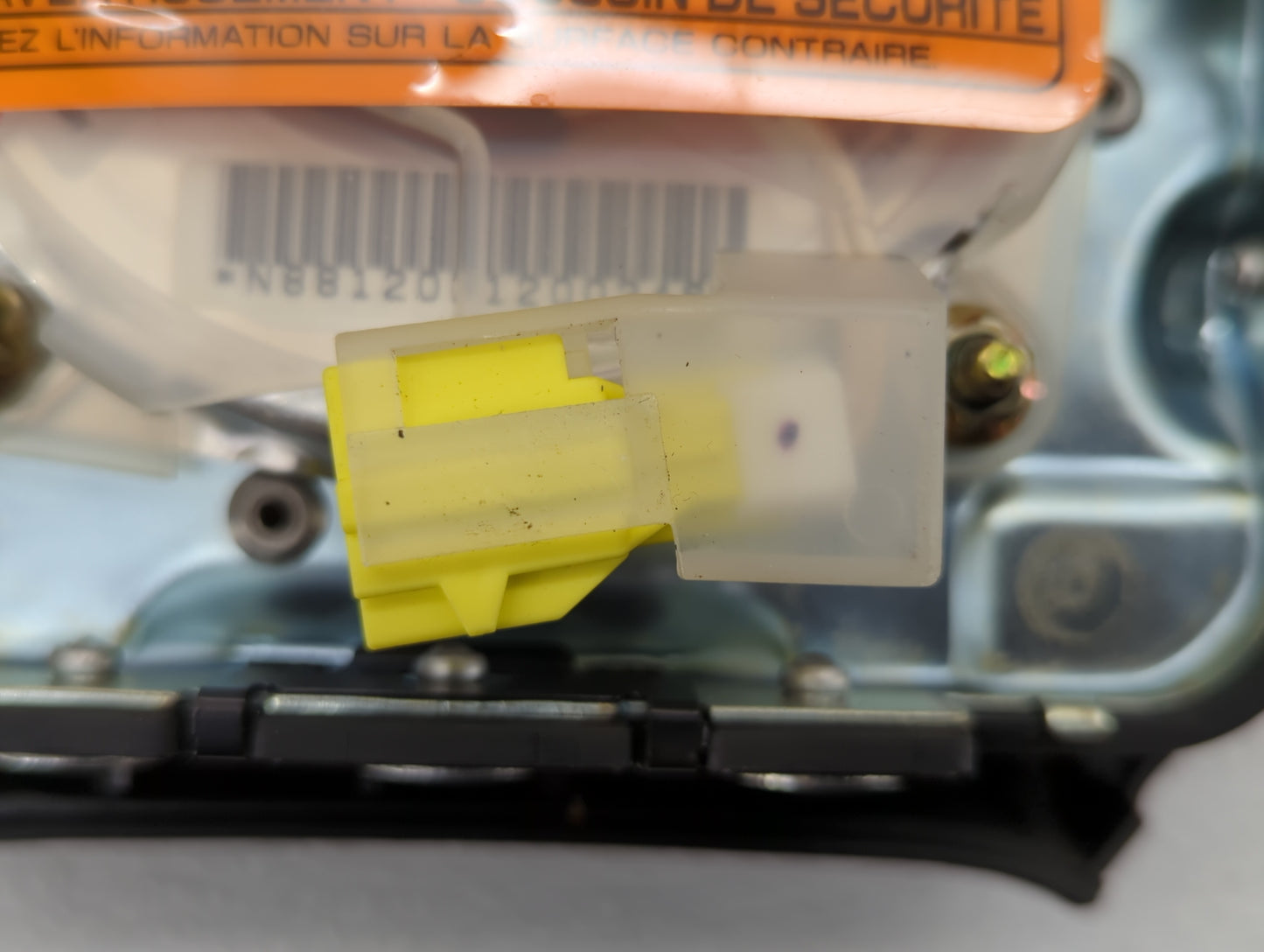 2000-2004 Subaru Legacy Air Bag Driver Left Steering Wheel Mounted Fits Fits 2000 2001 2002 2003 2004 2005 2006 OEM Used Aut