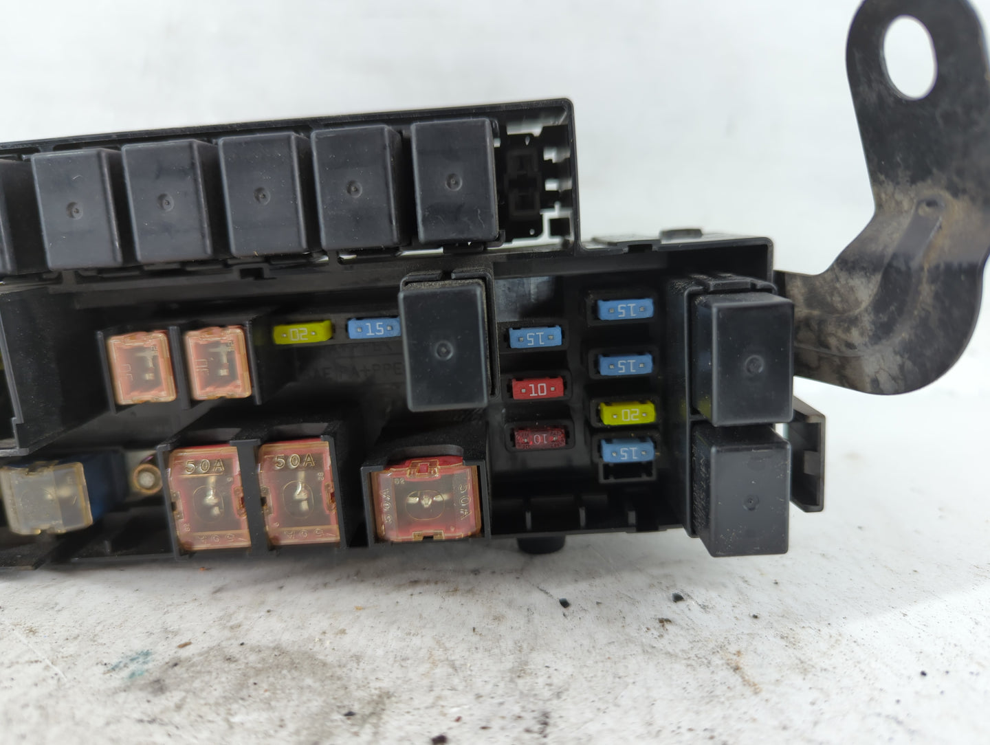 2002-2005 Subaru Legacy Fusebox Fuse Box Panel Relay Module P/N:82231AE09B Fits Fits 2002 2003 2004 2005 OEM Used Auto Parts